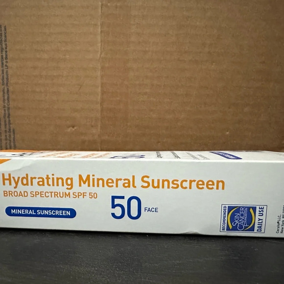 NWT CeraVe Hydrating Mineral Sunscreen 50 Face - Picture 3 of 3